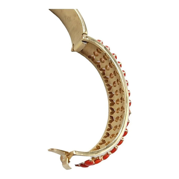 TRIFARI Coral Cabochon White Enamel Gold Tone Bangle Bracelet Dangle Earrings - Picture 12 of 12